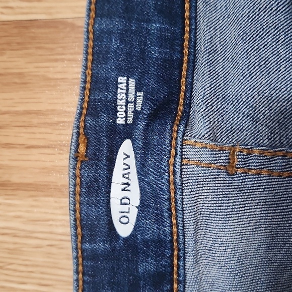 Old navy rockstar super skinny ankle jeans size 2 - Picture 2 of 6